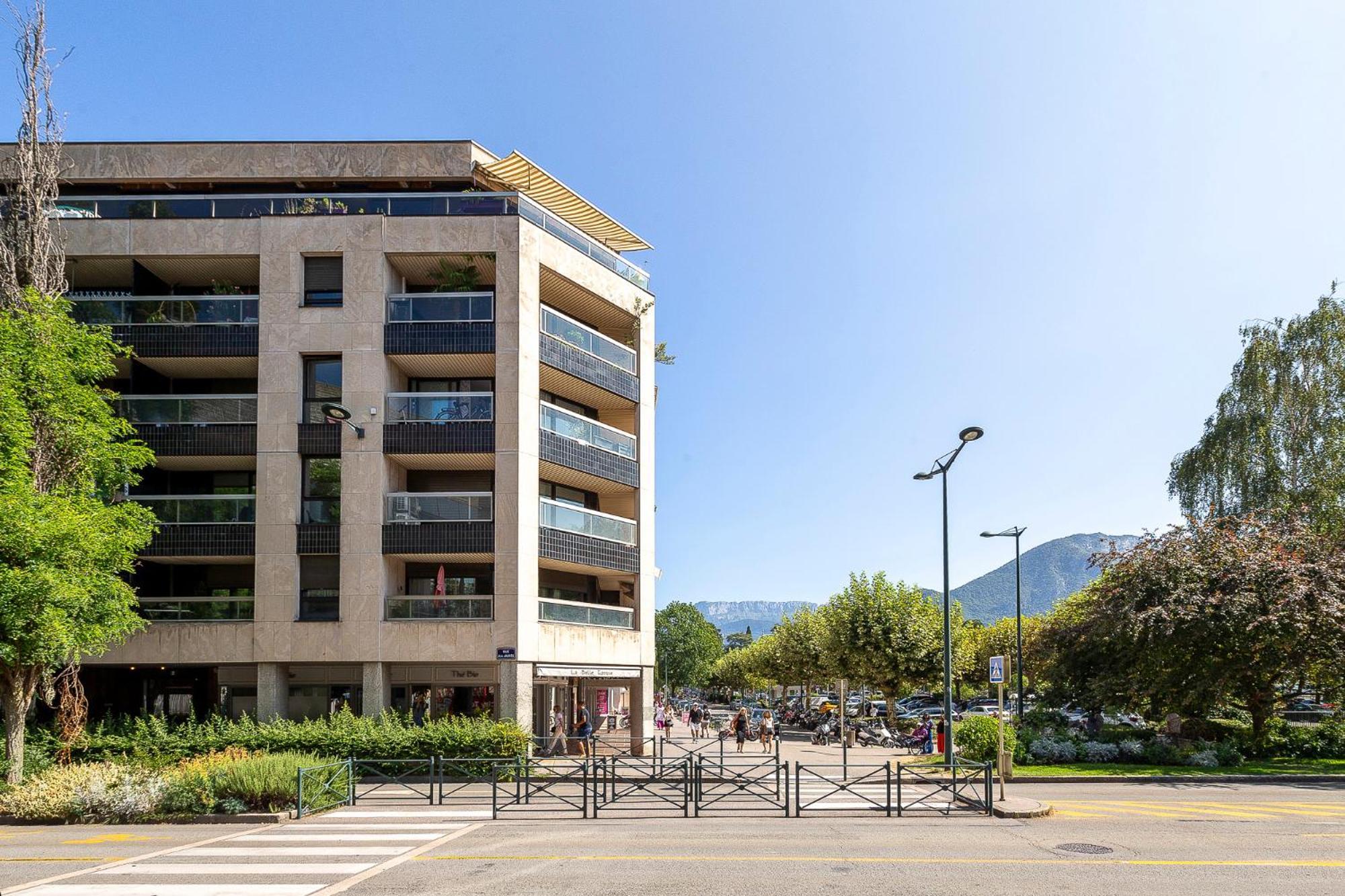 Appartement Moderne Au Coeur D'Annecy - A Deux Pas Du Lac Et De La Vieille Ville المظهر الخارجي الصورة