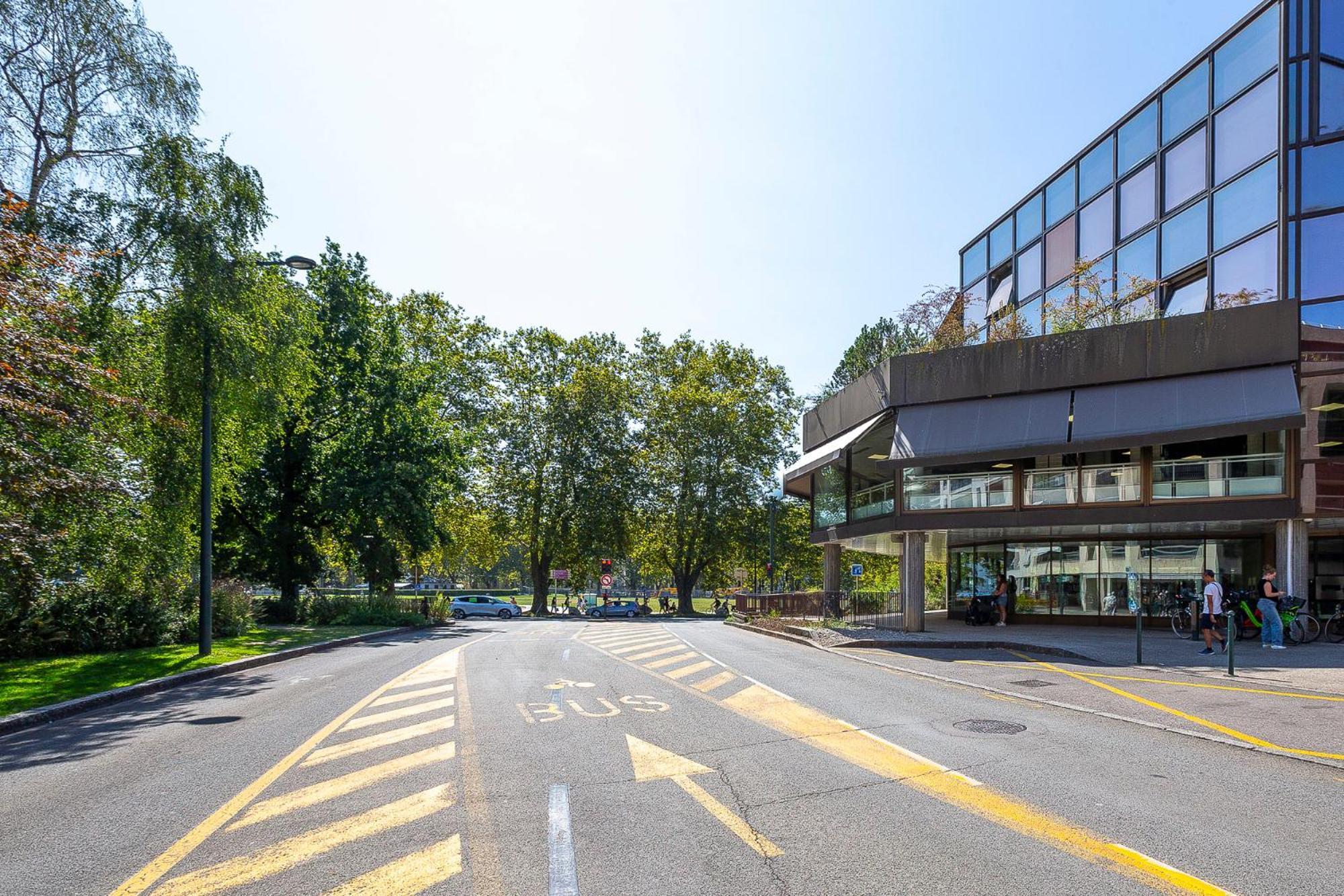 Appartement Moderne Au Coeur D'Annecy - A Deux Pas Du Lac Et De La Vieille Ville المظهر الخارجي الصورة